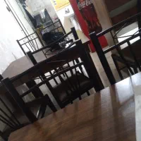 تعدادی صندلی برای فروش فوری