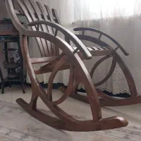 صندلی راکو یک تعمیر جزی می خواد