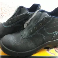 کفش کار نو