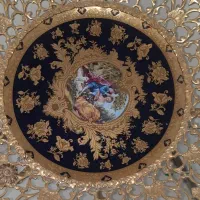 میوه خوری برنز کنار سالنی