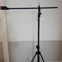 سه پایه نگهدارنده نور و موبایل