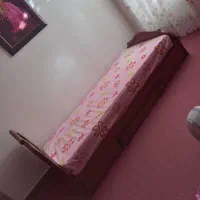 تخت تک نفره تمام چوب همراه تشک کاملا سالم|تشک تختخواب|میانه, |دیوار