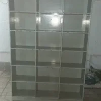 کمد قفسه بندی شده