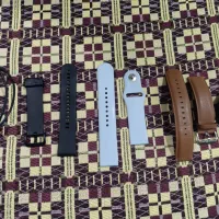 ساعت هوشمند با 3عدد بند چرم قیمت 200. بند سیاه 350