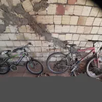 دو عدد دوچرخه با سایز های ۲۰ و ۲۶