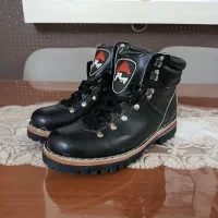 کفش کوهنوردی پیام