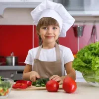 خانم آشپز و خدمات