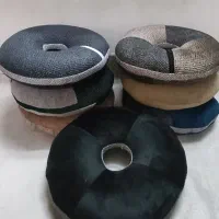 بالش نشیمن|رختخواب، بالش، پتو|قم, طلاب غیر ایرانی|دیوار