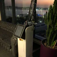 دستگاه جوانسازی CO2 فرکشنال ADSS