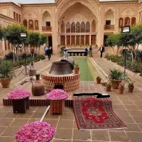 گلاب و عرقیجات ناب کاشان درمان گیاهی تمام بیماریها