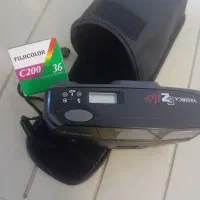 دوربین عکاسی اتوماتیک همراه با یک حلقه فیلم ۳۶تایی