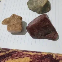 اینا۳تاشون معاوضه باانگشتر.تسبی.گوشی ساده