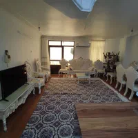 یک دست مبل ۹نفره و میز غذاخوری ۶نفره