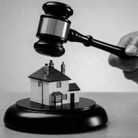 وکیل و داور در قراردادهای ملکی و مشارکت در ساخت