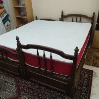 ۲ عدد تخت تک‌نفره روی هم سوار شونده