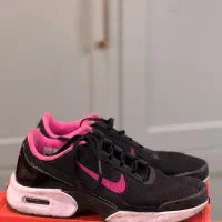 تعدادی کفش سایز ۳۷ ۳۸