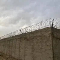 اجرا و نصب سیم خاردار شاخ گوزنی توری فنس