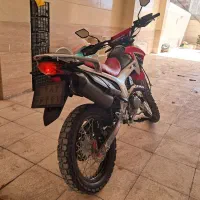 فلاتcrfمدل۴۰۲|موتورسیکلت|میانه, |دیوار