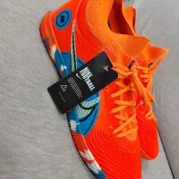 کفش سالنی، کتونی فوتسال