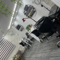 سالن آرایشگاه زنانه ۴۵ متری همکف، دلباز، اجارها