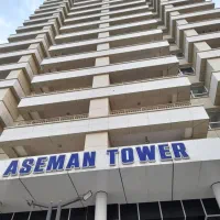 برج آسمان با ویو ابدی دریا در پلاک ۱