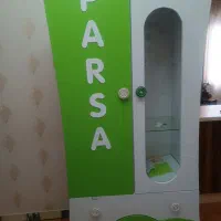 کمد کودک . داری دو کشو و ویترین