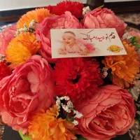 ۲ عددگل و گلدان