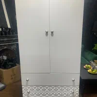 کمد بسیار تمیز در حد تو به همراه باکس