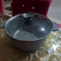 دوعدد قابلمه وظرف پیتزا