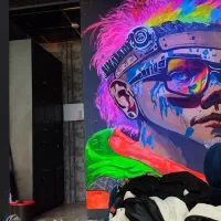 نقاشی طراحی روی دیوار