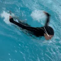 آمورش شنا از مبتدی تا پیشرفته بانوان و کودکان