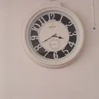 ساعت وپرده درحدنوو وتمیز
