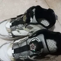 کتونی سایز۳۵ کاملا سالم|کفش و لباس بچه|رشت, جهاد|دیوار
