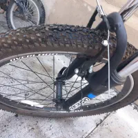 دوچرخه|دوچرخه، اسکیت، اسکوتر|قدس, شهر‌قدس|دیوار