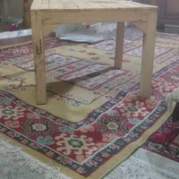 کرسی چوبی در حد نو