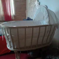 تخت کنار مادره کودک