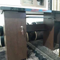 میز مطالعه وکامپیوتر
