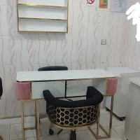 فروش تعدادی از لوازم آرایشگاه به علت تغییر دکور