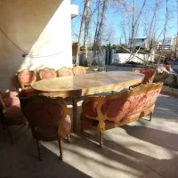 مبل و میز بزرگ