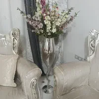 گل و گلدان بسیار تمیز و زیبا قیمت 2میلیون تومان