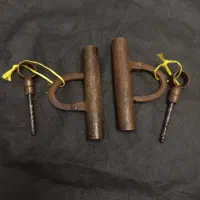 یه جفت قفل چدنی آنتیک