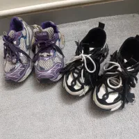 کفش دخترانه وزنانه