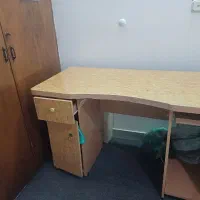 میز تحریر بژ رنگ