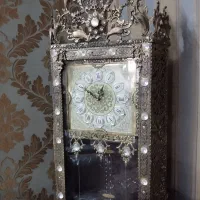 ساعت ایستاده برنجی