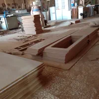 کارگر ساده جهت وکیوم کاری و سمباده زنی