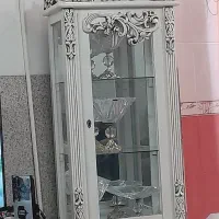 بوفه‌ چوبی وساعت ایستاده چوبی