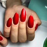 خدمات کاشت ناخن