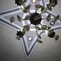 یک عدد لوستر تمام برنج