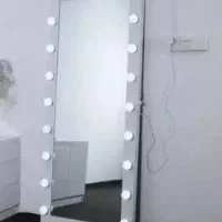 آینه قدی چراغ دار