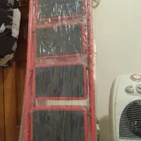 نرده بان نو پنج پله قرمز